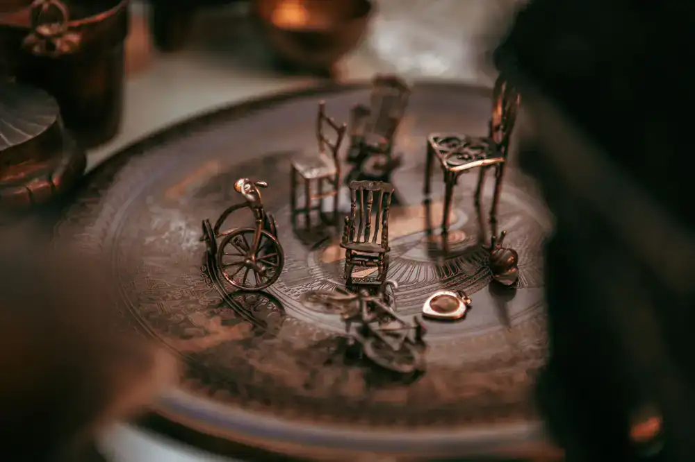 Object source lighting effect on miniature